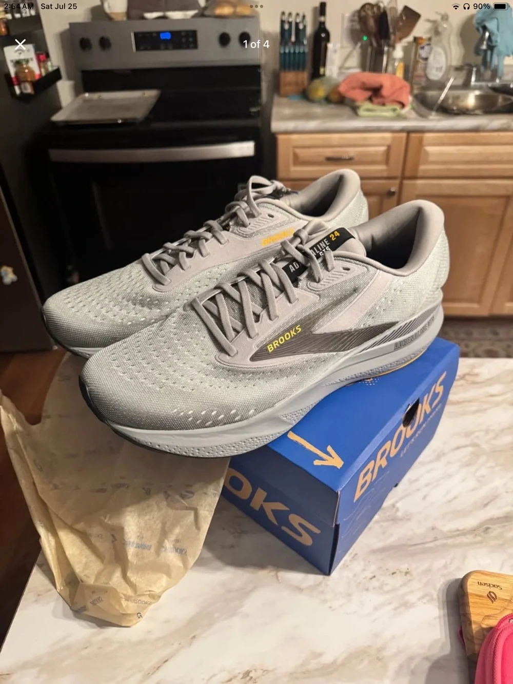 Brooks Adrenaline GTS 24 Box — Blue with Gold Accents